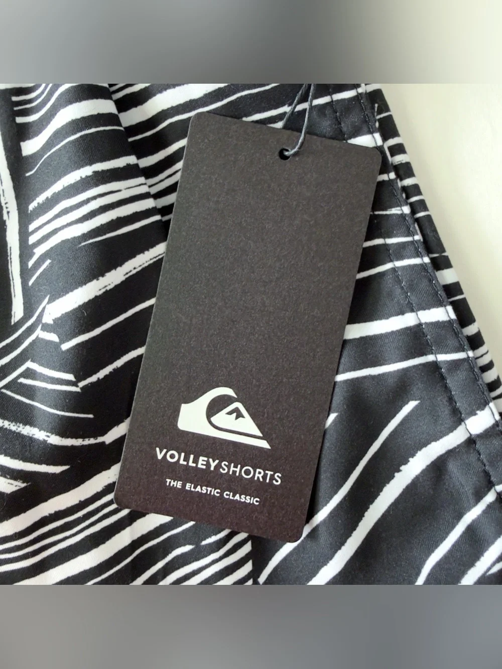 Quicksilver Volley Shorts Bamboo Swim Shorts Trunks Mens Medium Black White